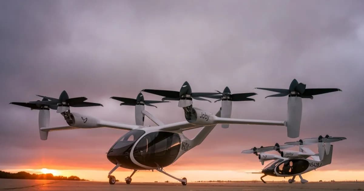 Ilustrasi taksi terbang listrik eVTOL mendarat di landasan pacu dengan latar belakang kota Florida