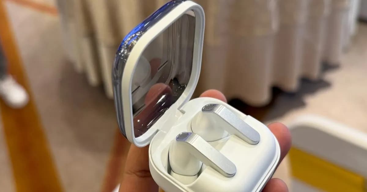 Render bocoran Samsung Buds Canal 5 dengan desain ear hook untuk olahraga