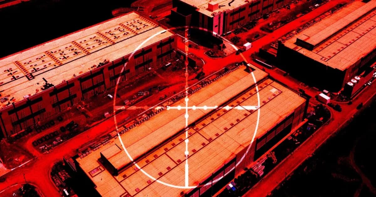 Foto data center dengan crosshair yang diolah dengan warna.