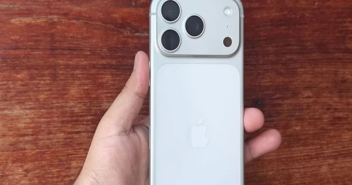 Apple iPhone 17 Pro White dengan program Upgrade terbaru