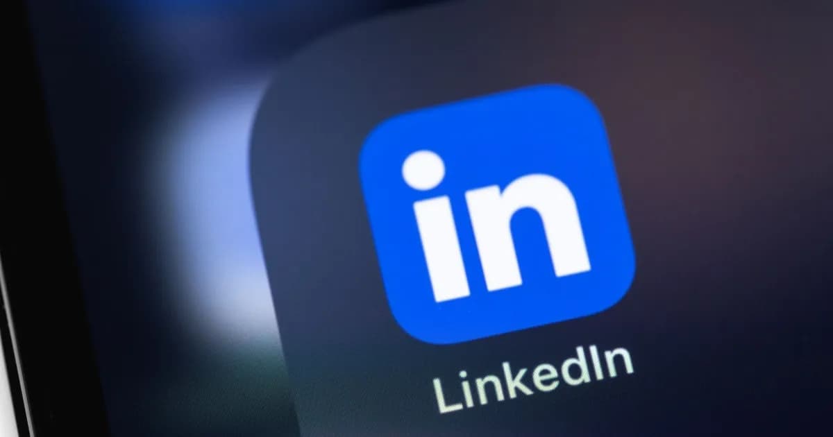 Ilustrasi aplikasi LinkedIn dengan strategi efisiensi GPU untuk data center AI