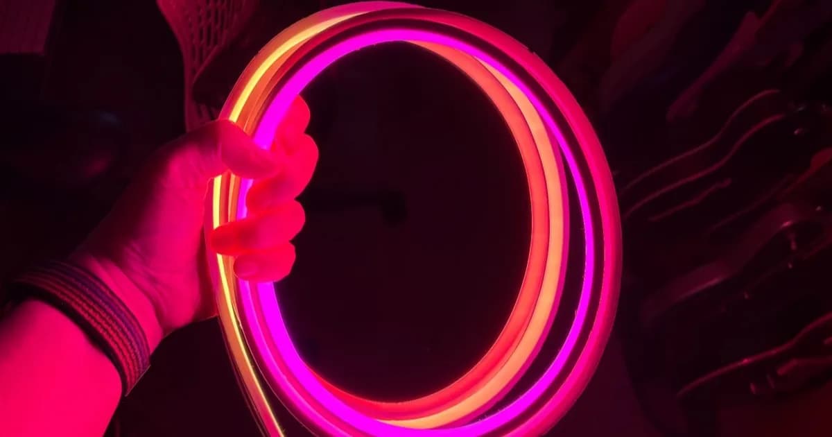 Philips Hue Play Gradient Strip Light Pro yang bocor di situs resmi dengan teknologi gradasi mulus