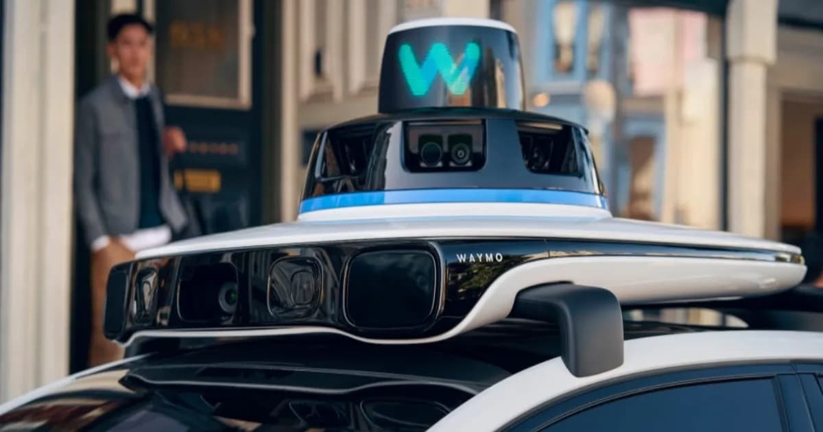Robotaxi Waymo melintas di jalanan Dallas setelah daftar tunggu layanan dihapus