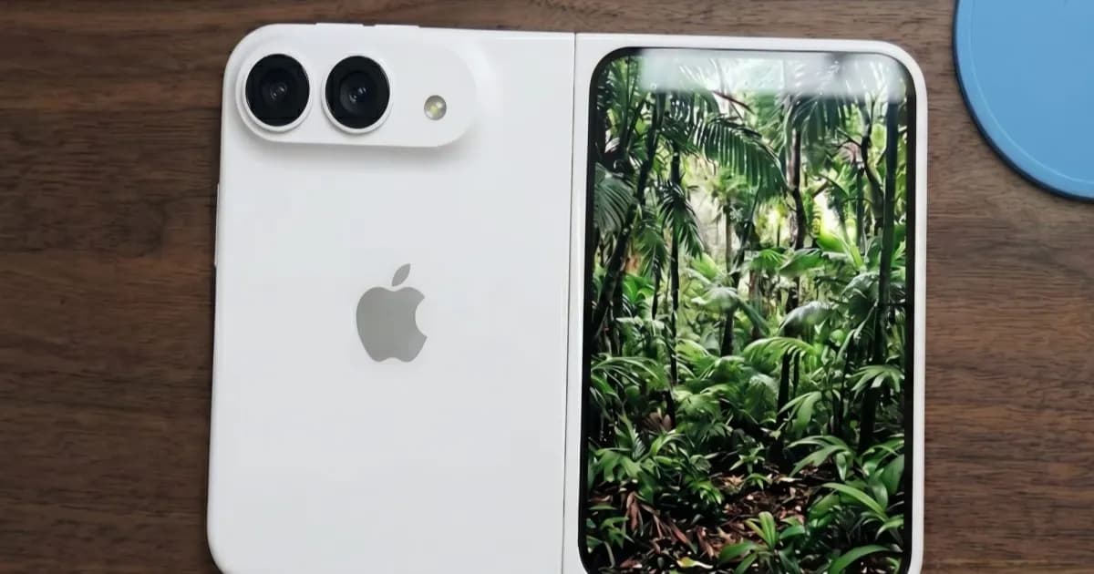 Render desain iPhone Ultra ponsel lipat pertama Apple dengan layar 7.8 inci