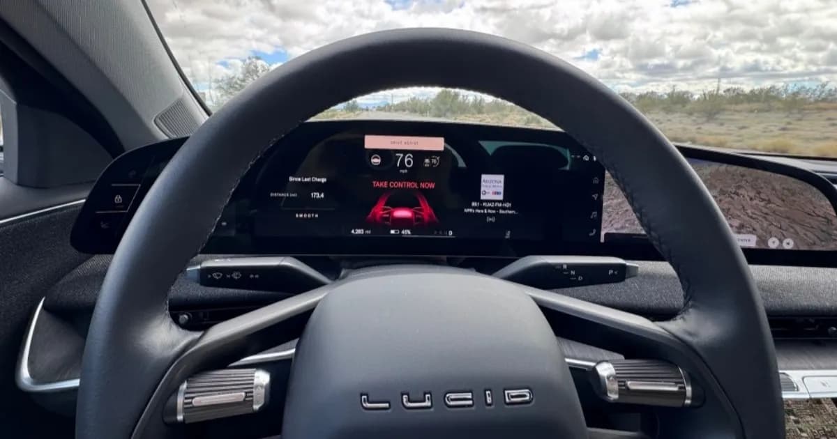 Lucid Cosmos EV crossover SUV yang peluncurannya ditunda ke 2027
