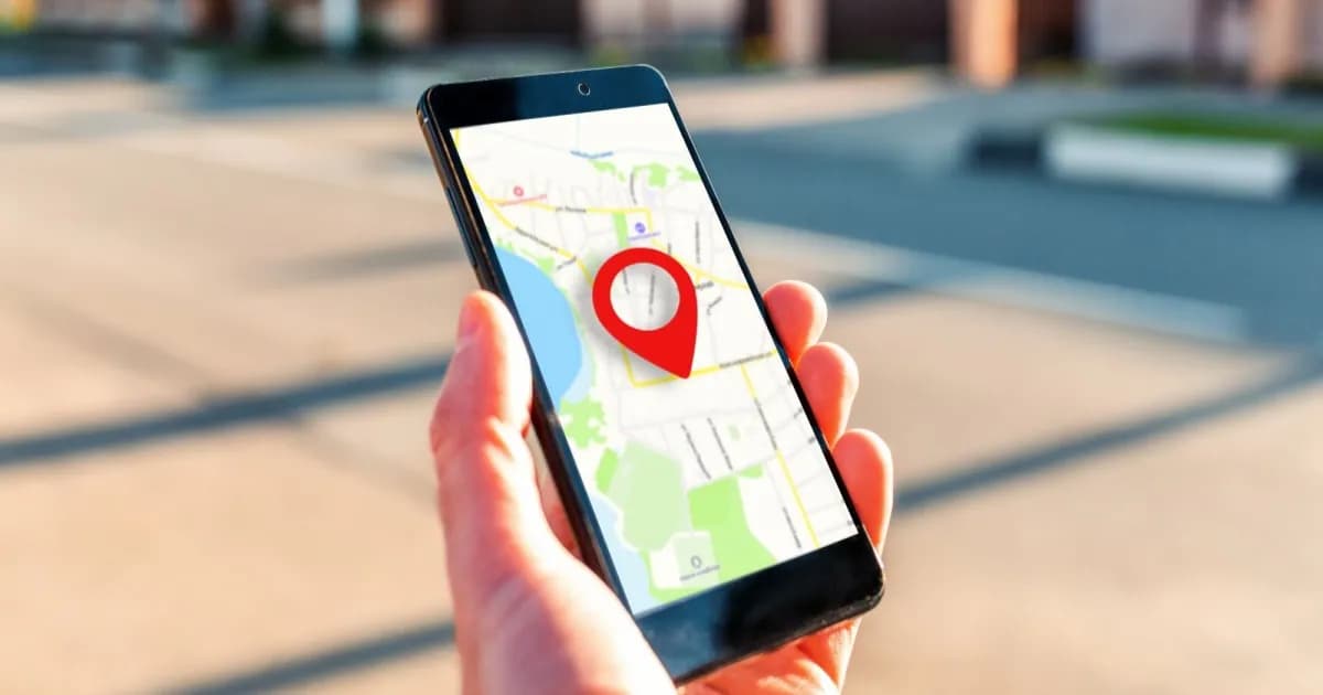 Ilustrasi aplikasi Android dengan ikon lokasi yang mengumpulkan data pengguna secara diam-diam