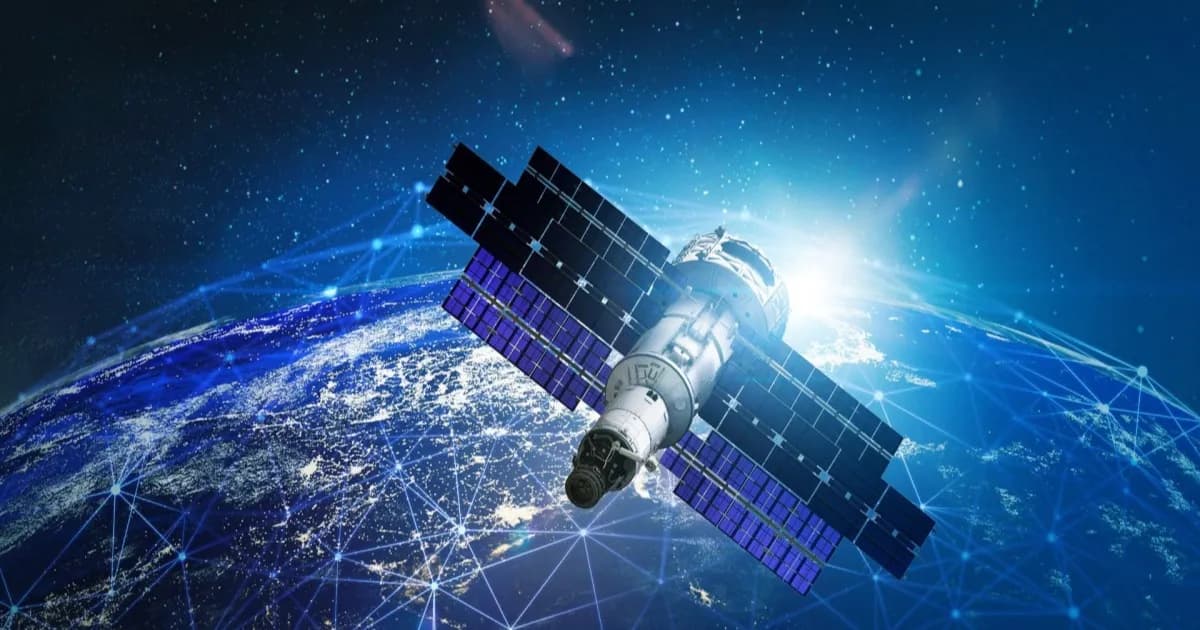 Ilustrasi satelit Intel di orbit dengan arsitektur data center orbital dua tingkat untuk konstelasi satelit LEO