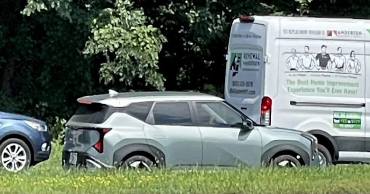 Kia EV3 tertangkap kamera sedang melintas di jalanan New York sebelum peluncuran resmi di AS