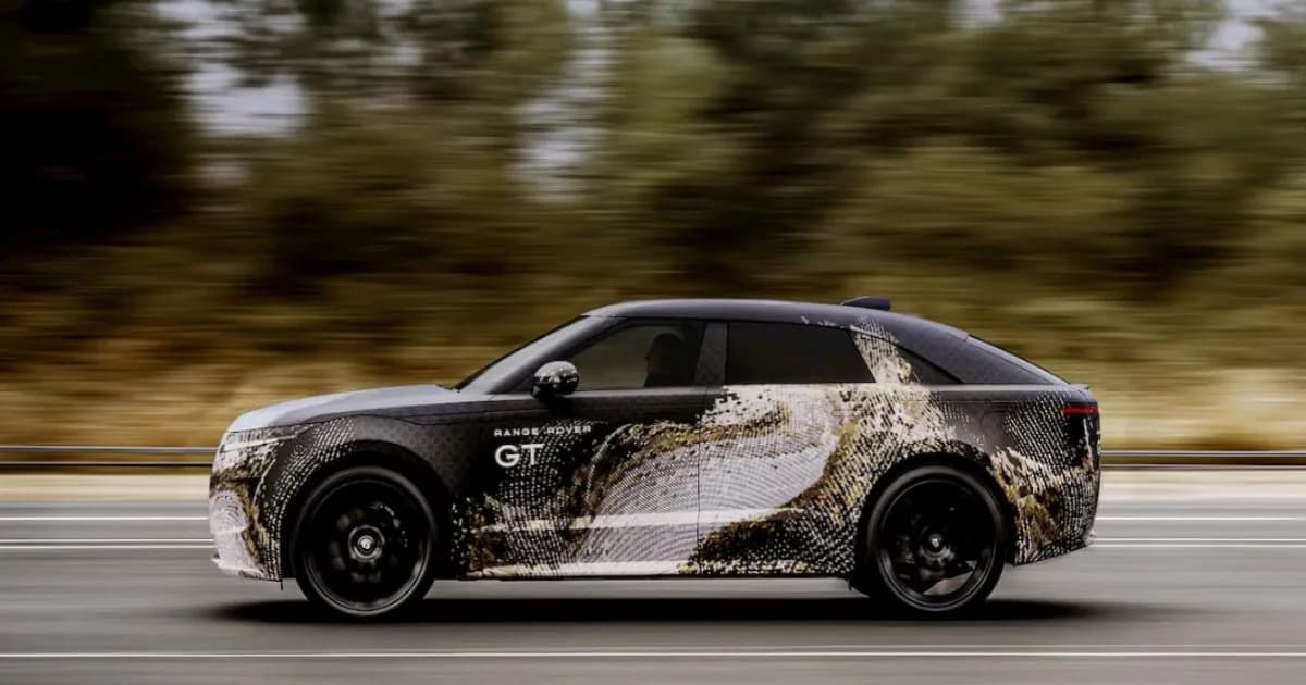 Range Rover GT prototipe melaju di sirkuit Nürburgring dengan kamuflase tebal
