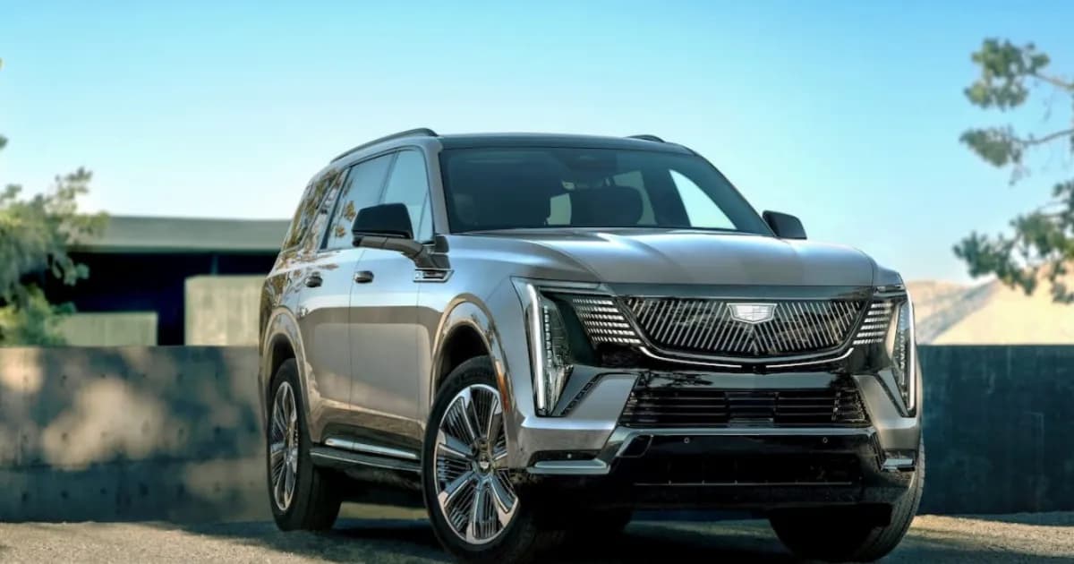 Cadillac Escalade IQ Curated dengan warna kustom eksklusif