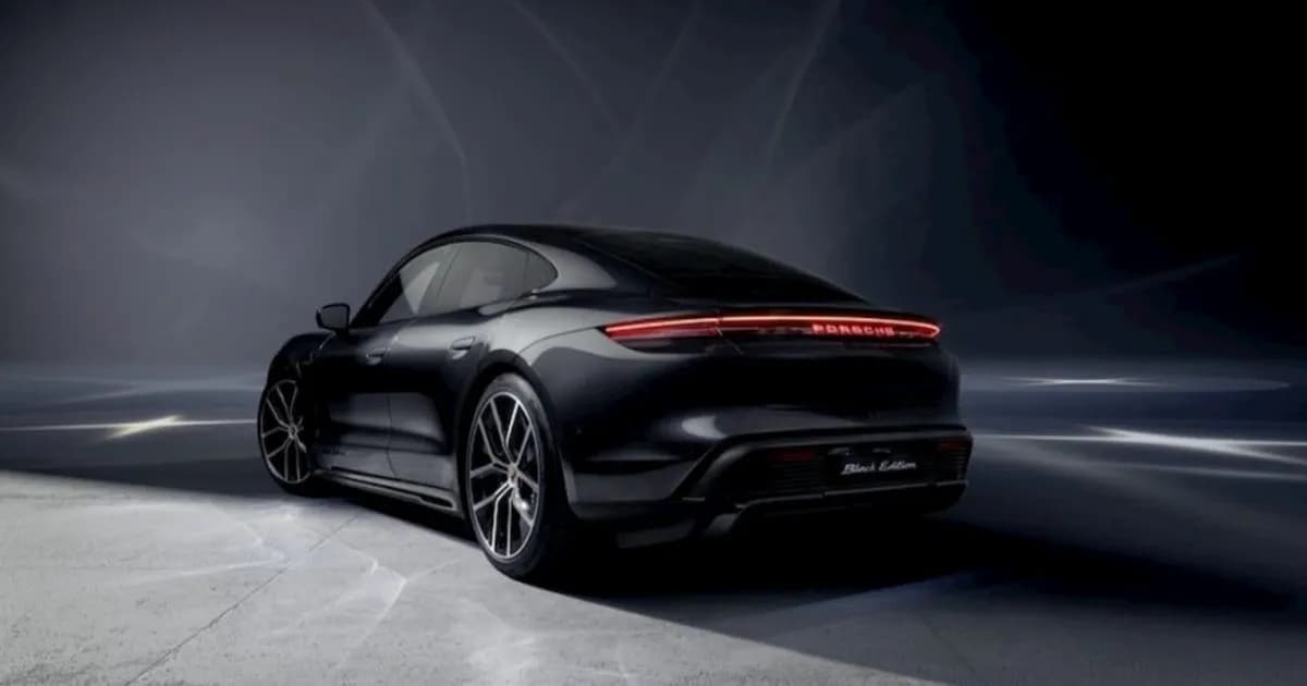 Porsche Taycan Black Edition tampak sporty dengan bodi hitam elegan