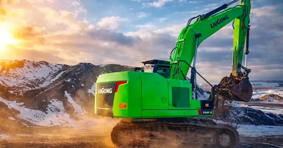 Excavator listrik LiuGong 924FE 30 ton dengan baterai LFP 528 kWh untuk pasar Amerika Utara