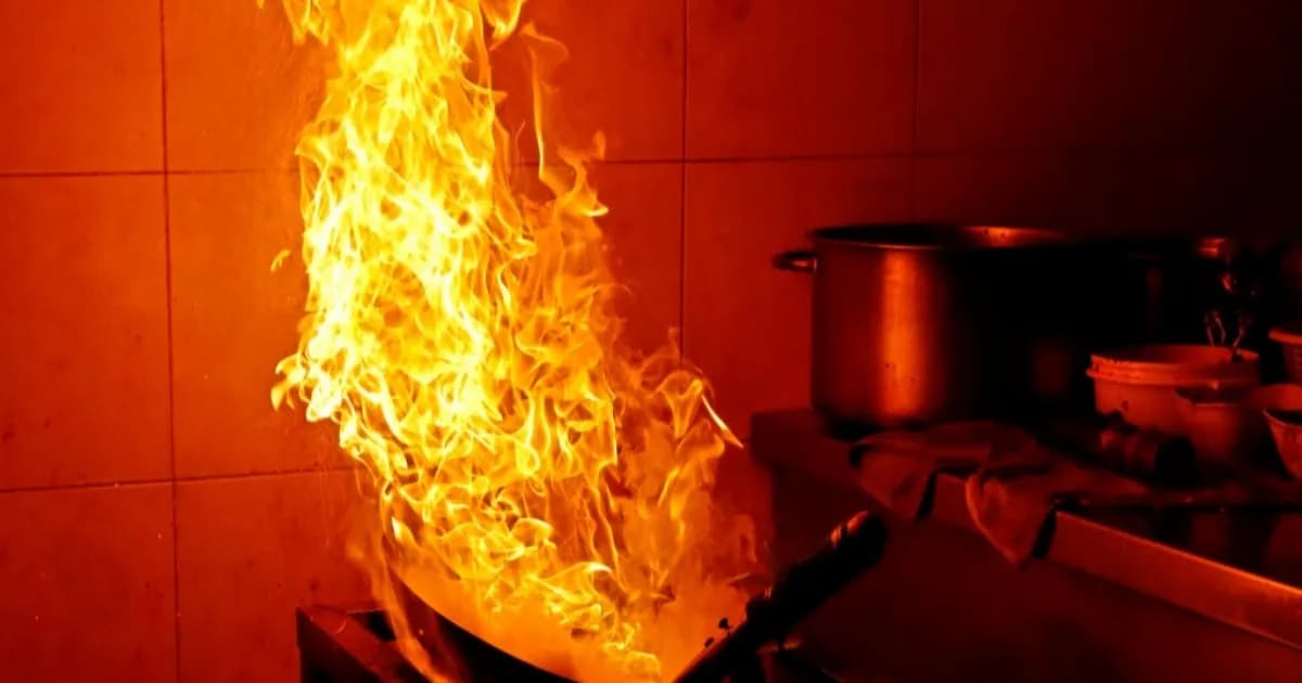 Sistem pemadam kebakaran akustik Sonic Fire Tech menggunakan gelombang infrasonik untuk memadamkan api
