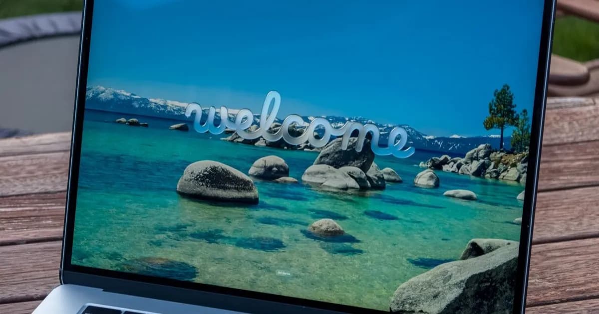 Ilustrasi MacBook yang terkena serangan celah keamanan screen sharing macOS