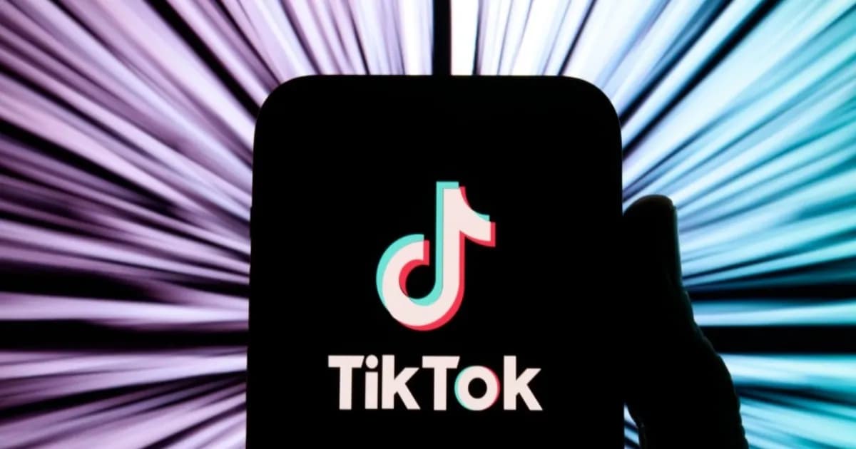 Ilustrasi fitur kirim uang TikTok di direct message dengan ikon dompet digital