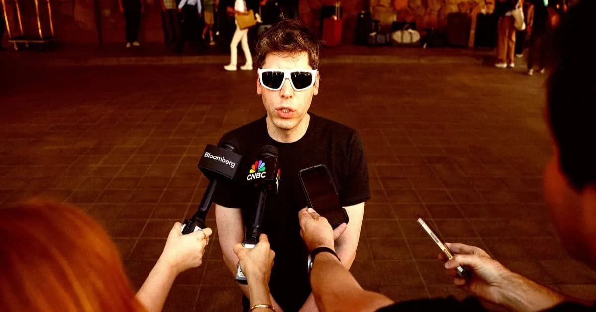 CEO OpenAI Sam Altman berbicara kepada media dalam konferensi pers