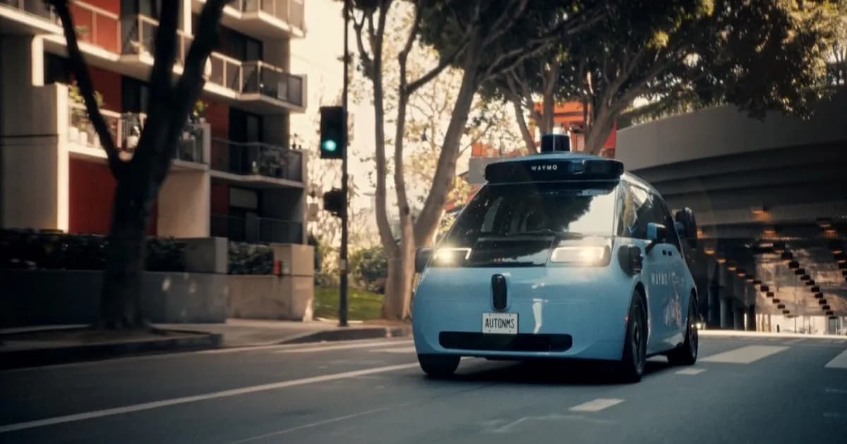 Ilustrasi chip ASIC 5nm buatan Waymo untuk sistem self-driving generasi keenam