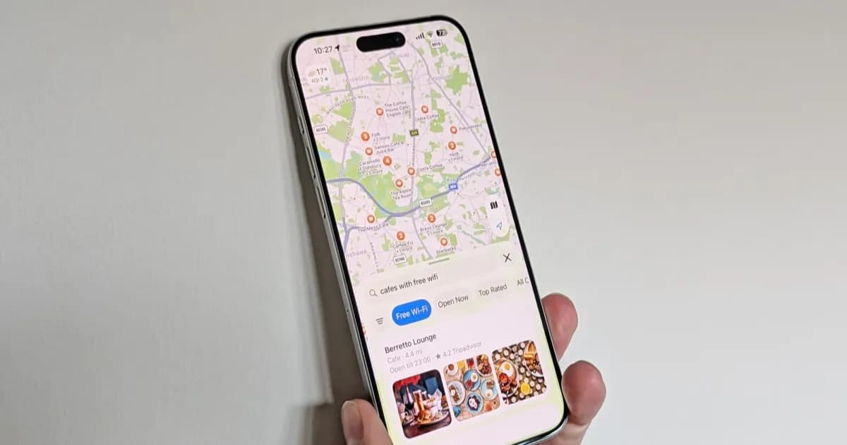 Tampilan Apple Maps di iPhone dengan hasil pencarian lokasi