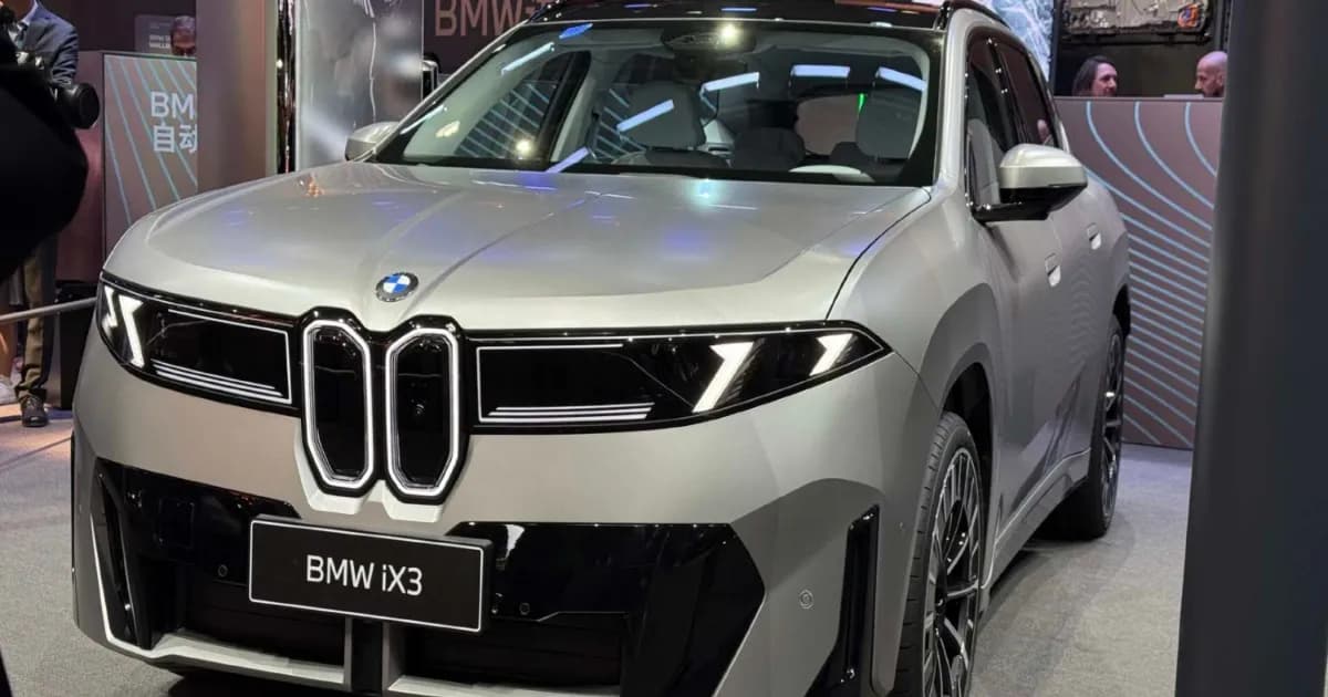 BMW iX3 Neue Klasse dipamerkan di Chengdu Auto Show dengan desain futuristik
