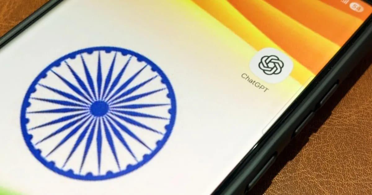 Ilustrasi iklan OpenAI di aplikasi ChatGPT untuk pengguna India