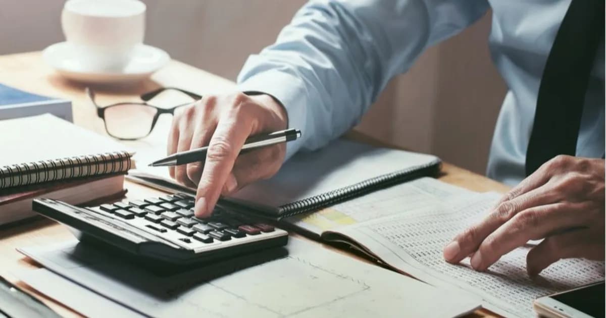 Ilustrasi laporan McKinsey tentang adopsi agentic AI di perusahaan besar dengan grafik pertumbuhan dan analisis data bisnis