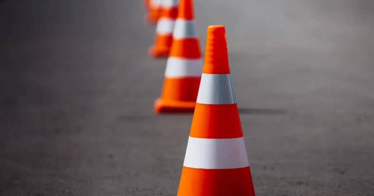 Logo VLC media player dengan latar belakang oranye khas aplikasi