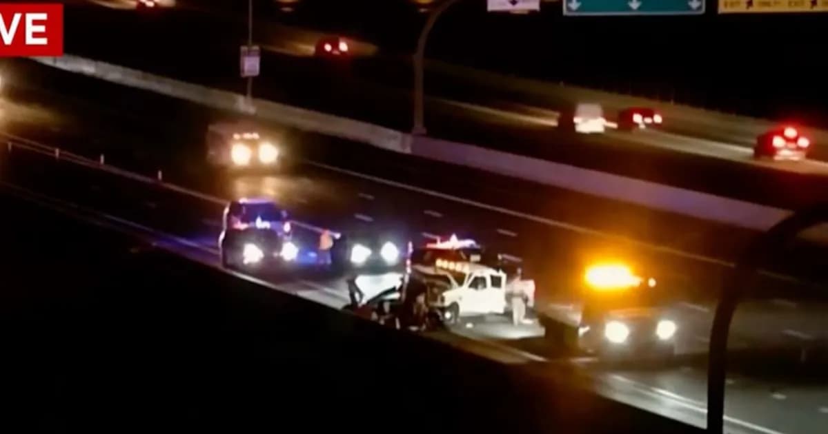Tesla Model 3 berhenti di jalur tol Loop 202 Arizona setelah kecelakaan fatal