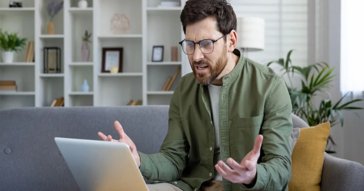 Pengguna Windows 11 kecewa melihat notifikasi palsu Microsoft Defender yang menyatakan antivirus dimatikan