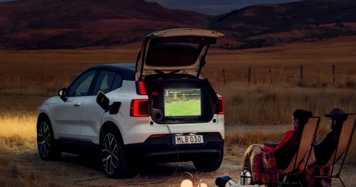 Volvo EX30 dengan fitur vehicle-to-load V2L terbaru