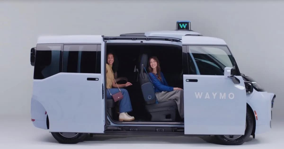 Armada robotaxi listrik Waymo generasi terbaru di jalanan kota