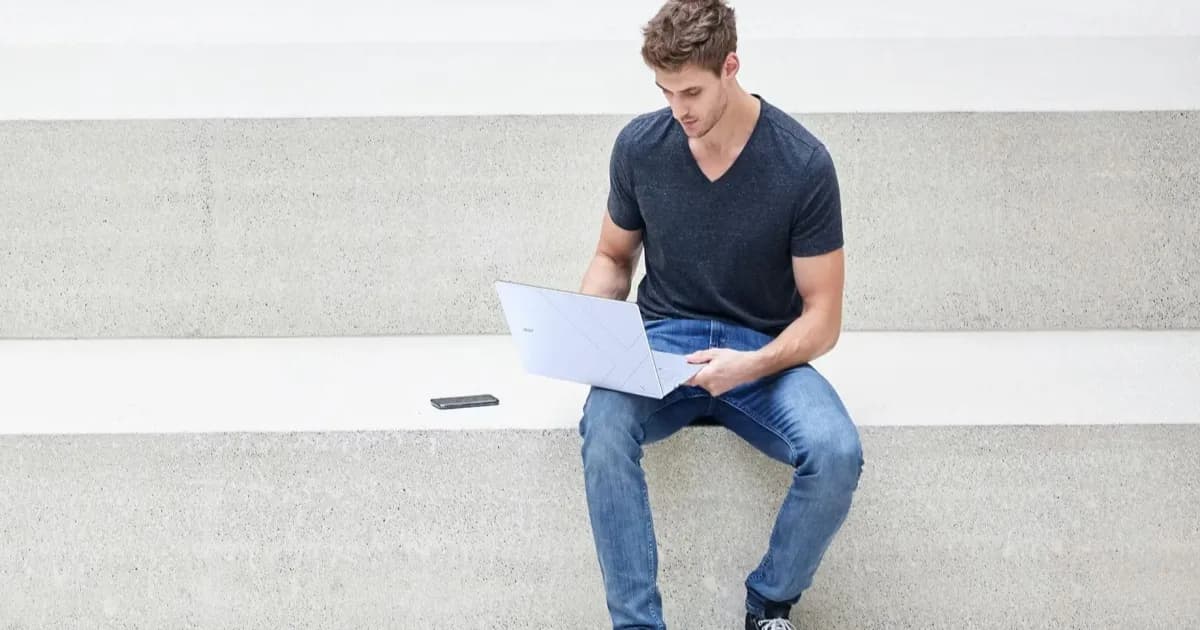 Acer Swift Blade 14 laptop teringan 799 gram dengan layar OLED 3K