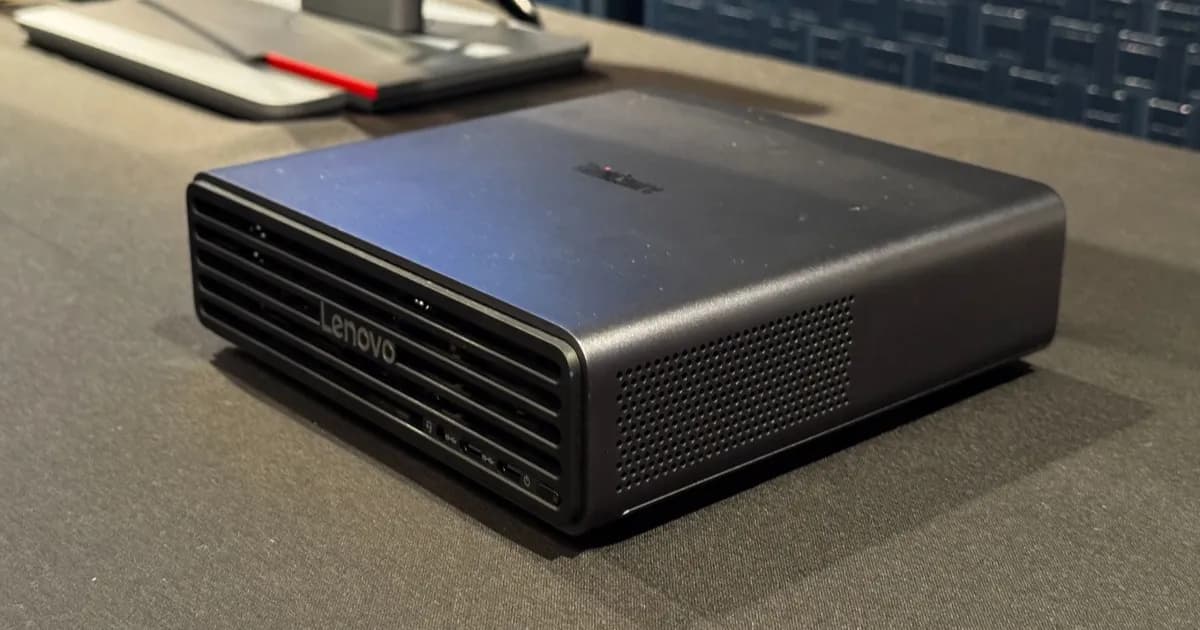 Lenovo ThinkCentre X Ultra mini PC dengan AMD Ryzen AI Max+ Pro 495