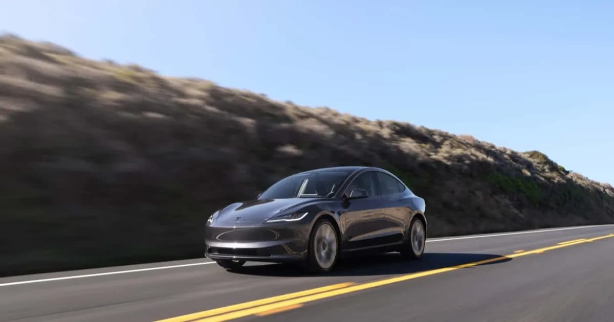 Grafik hasil studi Aviloo tentang kesehatan baterai Tesla Model 3 dan Model Y pada berbagai jarak tempuh