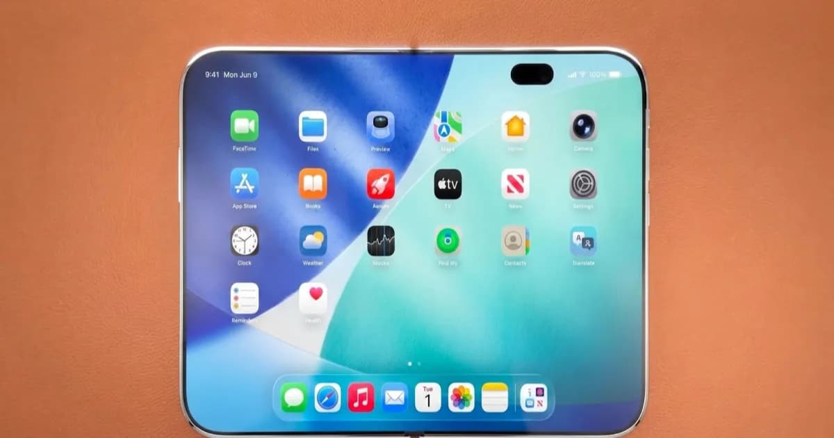 iPhone Ultra render menunjukkan desain tipis saat terbuka