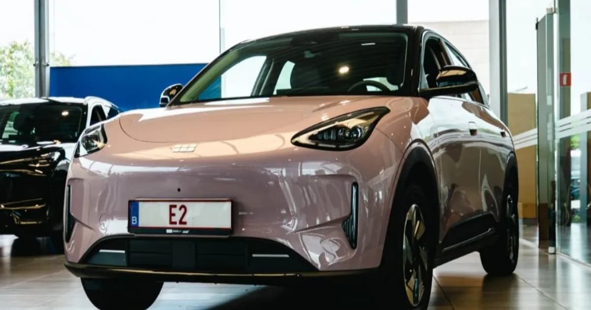 Geely E2 electric hatchback dipajang di dealer Belgia menjelang peluncuran