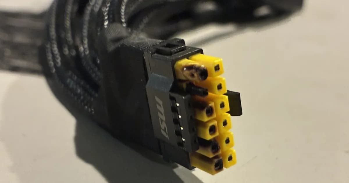 Kartu grafis RTX 5090 dengan konektor 16-pin yang mengalami pelelehan setelah pengujian DLSS 5