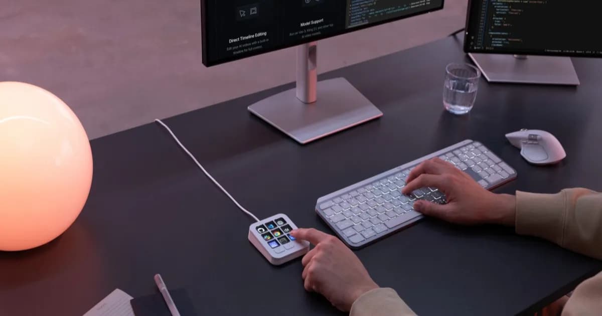 Logitech MX Keypad dengan sembilan tombol LCD berwarna di samping keyboard
