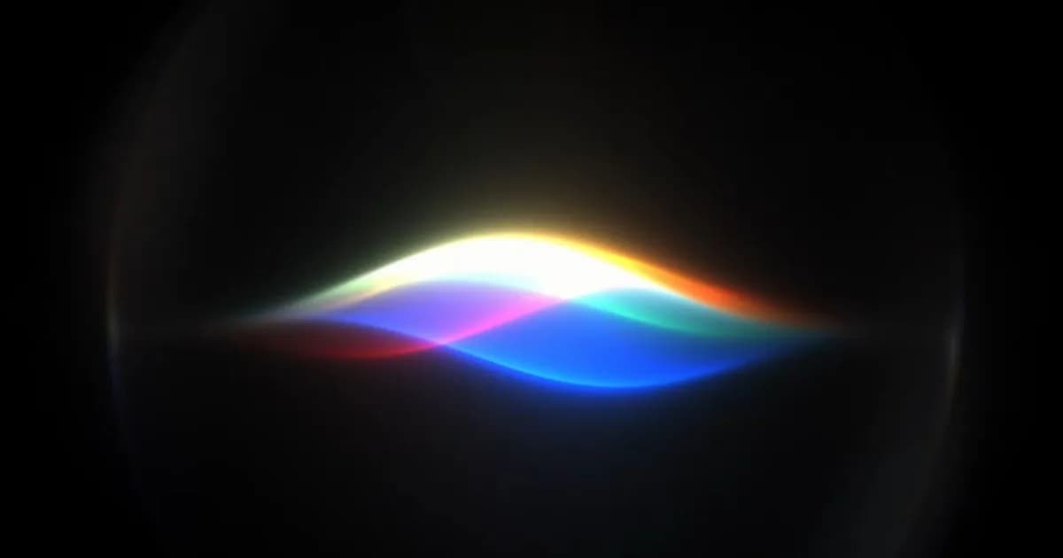 Ilustrasi Siri AI di perangkat Apple dengan antarmuka iOS terbaru
