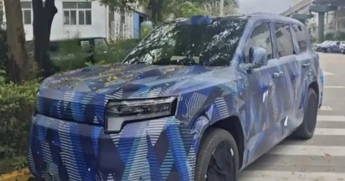 BYD Ti 6 SUV sedang menjalani pengujian dengan kamuflase tebal