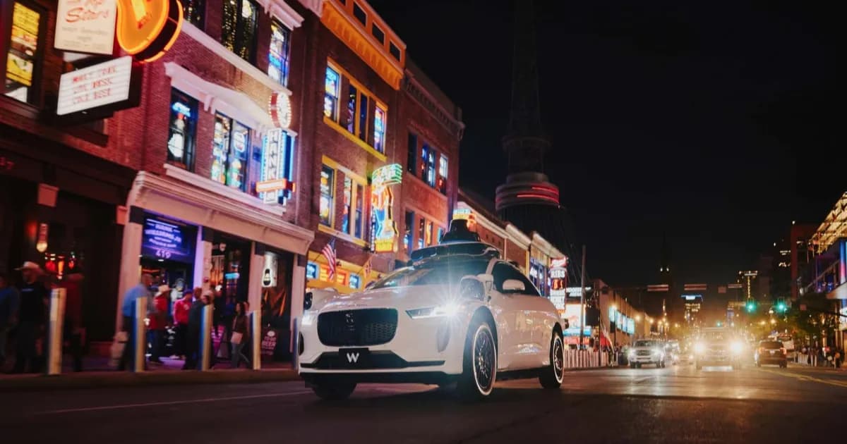 Mobil otonom Waymo melayani penumpang di jalanan Nashville melalui aplikasi Lyft