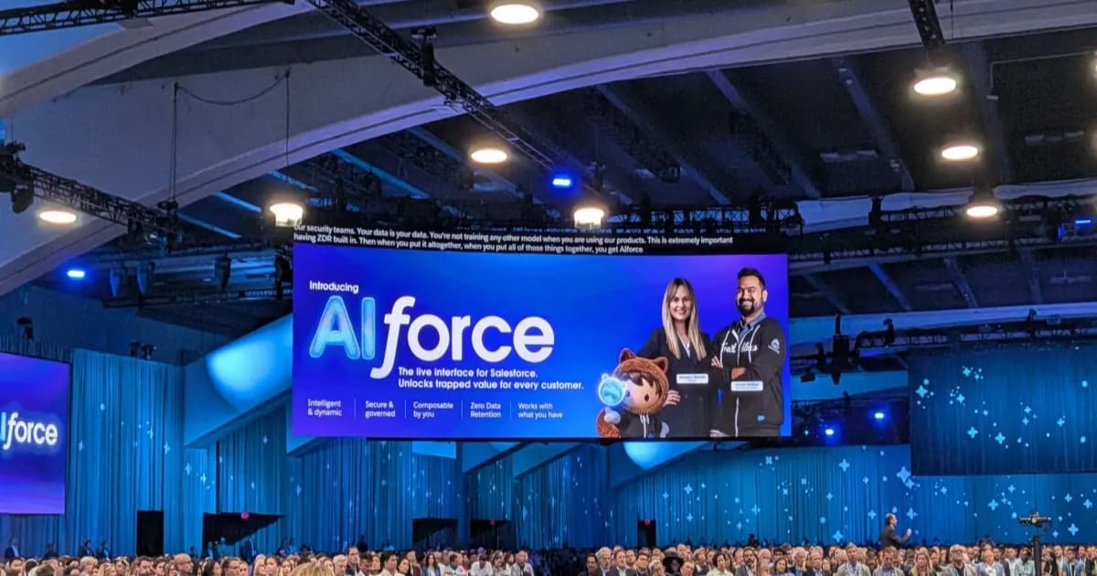 Salesforce CEO Marc Benioff berbicara di panggung Dreamforce 2026