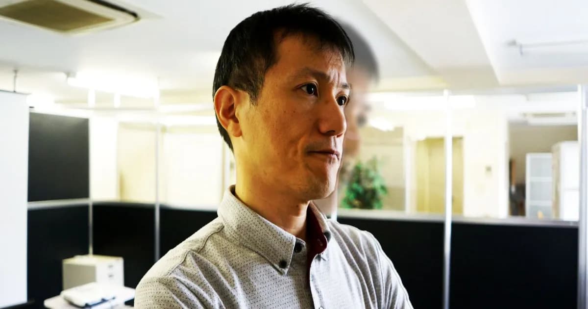 Ilustrasi kekhawatiran terhadap AI yang mengancam pekerjaan, menampilkan robot dan kode biner melambangkan disrupsi tenaga kerja
