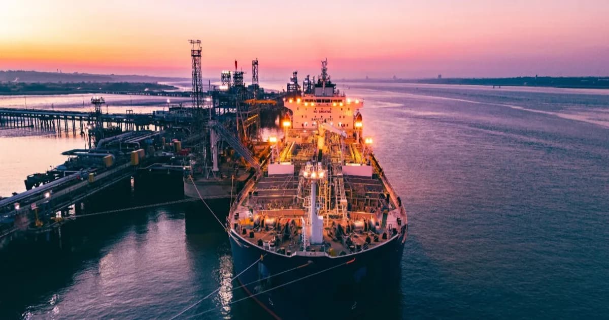 Tanker minyak berlabuh di pelabuhan Venezuela dalam transaksi kripto Orlen yang gagal