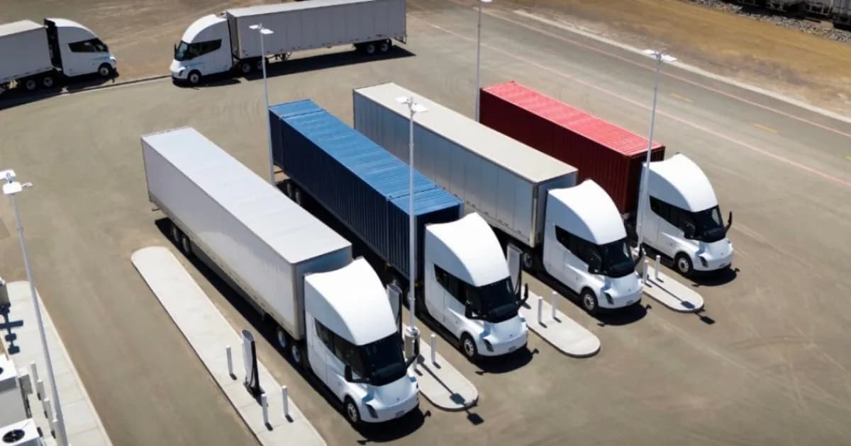 Stasiun pengisian daya Tesla Megacharger untuk truk listrik Semi di depo Forum Mobility California