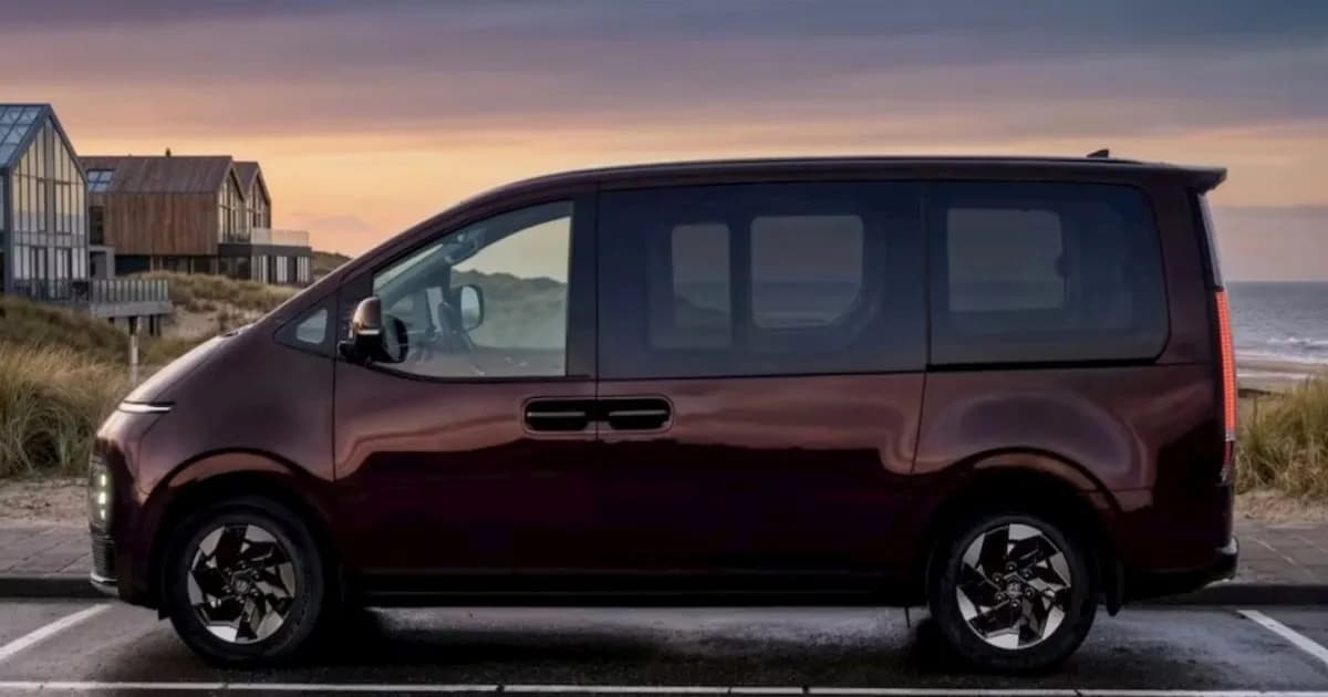 Hyundai Staria Electric van listrik sembilan penumpang saat dipamerkan