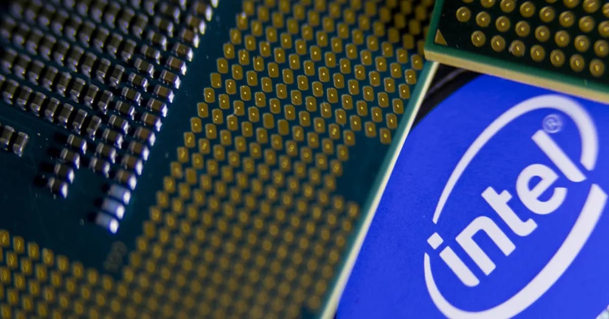 Ilustrasi prosesor Intel Nova Lake dengan socket LGA 1954 dan dukungan bLLC 288MB