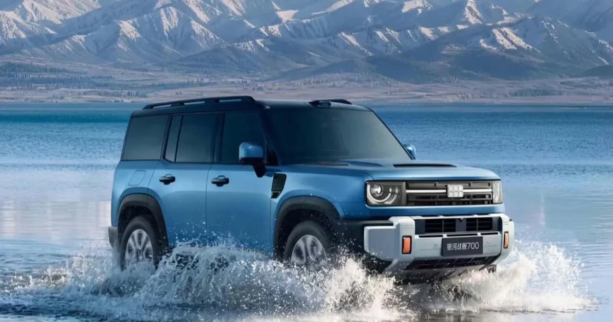 Geely Battleship 700, SUV PHEV asal China yang dilengkapi dua propeller di bagian belakang untuk bergerak di air.