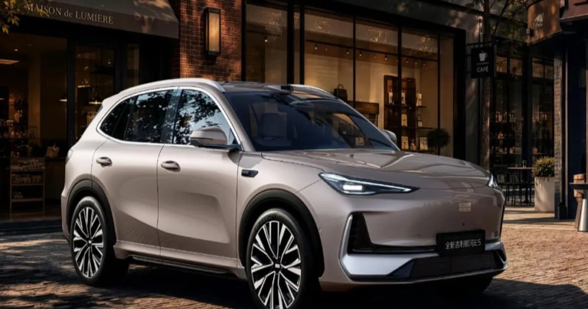Geely Galaxy E5 baru tampil dengan grille tertutup dan LiDAR di atap