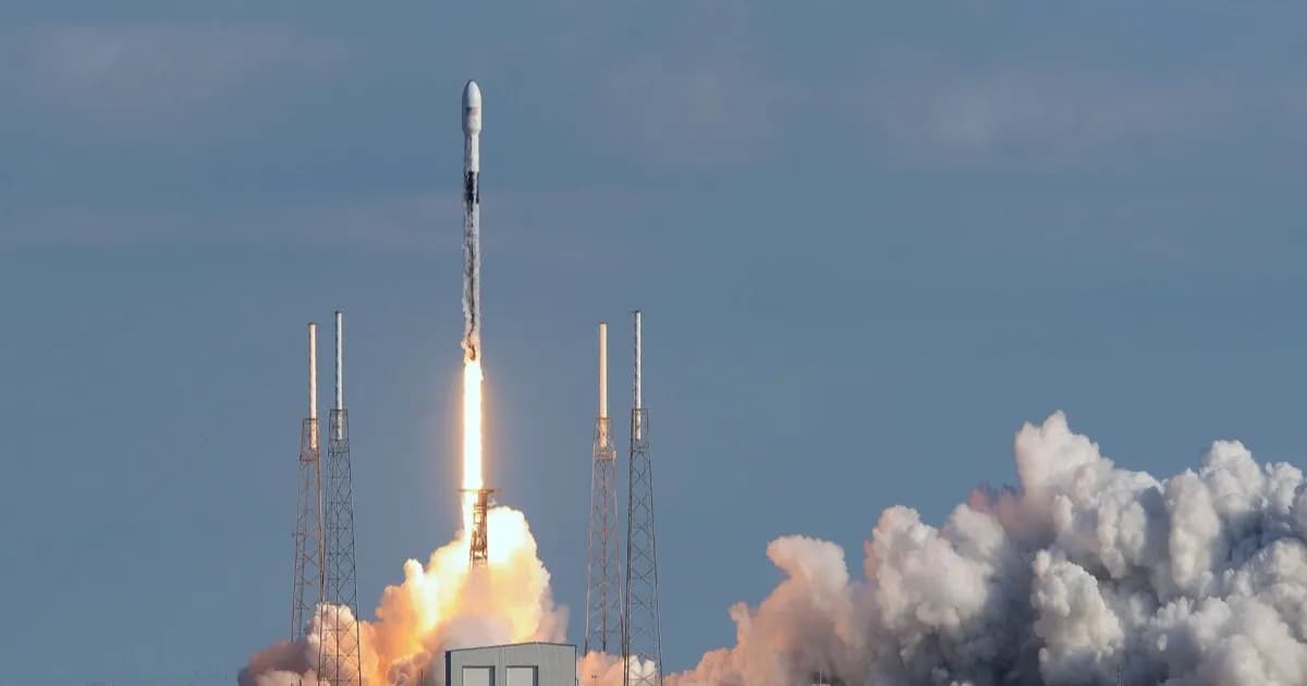 Satelit prototipe Project Suncatcher Google membawa empat chip TPU di orbit rendah Bumi