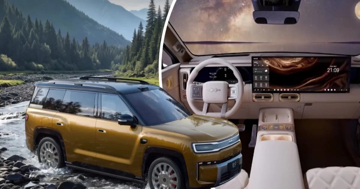 Interior BYD Fang Cheng Bao Ti 9 dengan layar 30 inci dan aksen emas sebelum peluncuran di China